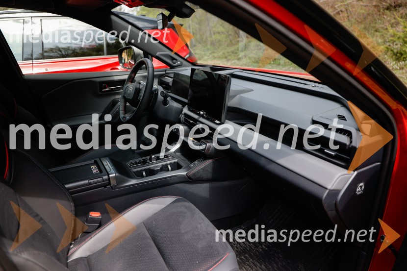 Toyota RAV4, tiskovna konferenca