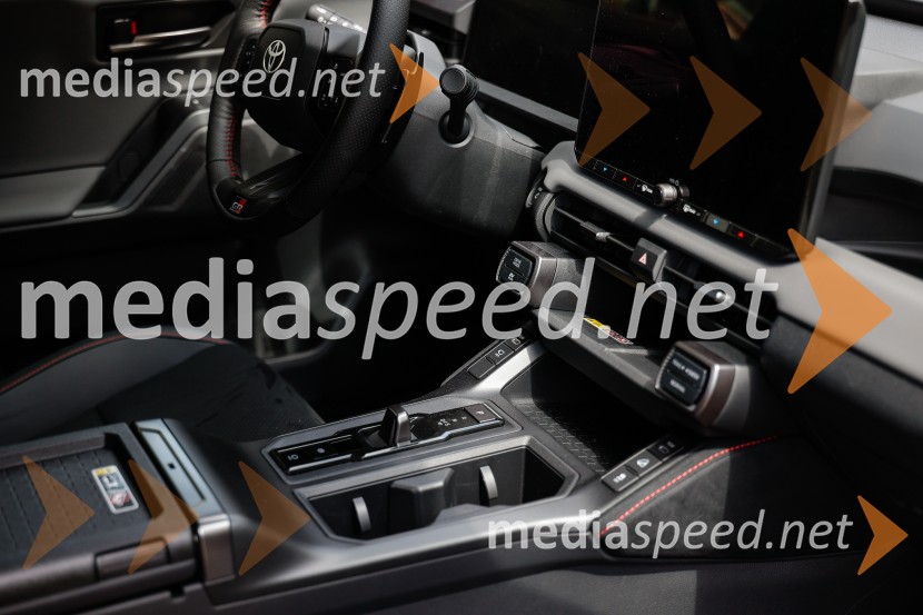 Toyota RAV4, tiskovna konferenca