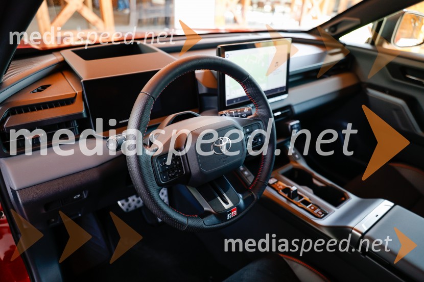 Toyota RAV4, tiskovna konferenca