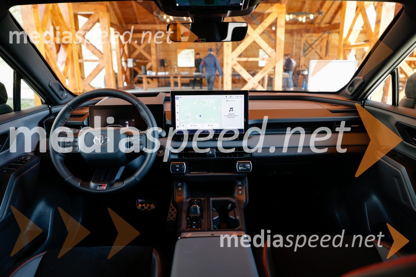 Toyota RAV4, tiskovna konferenca