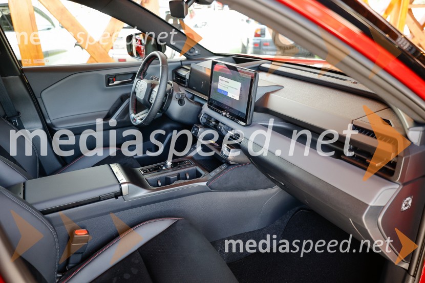 Toyota RAV4, tiskovna konferenca