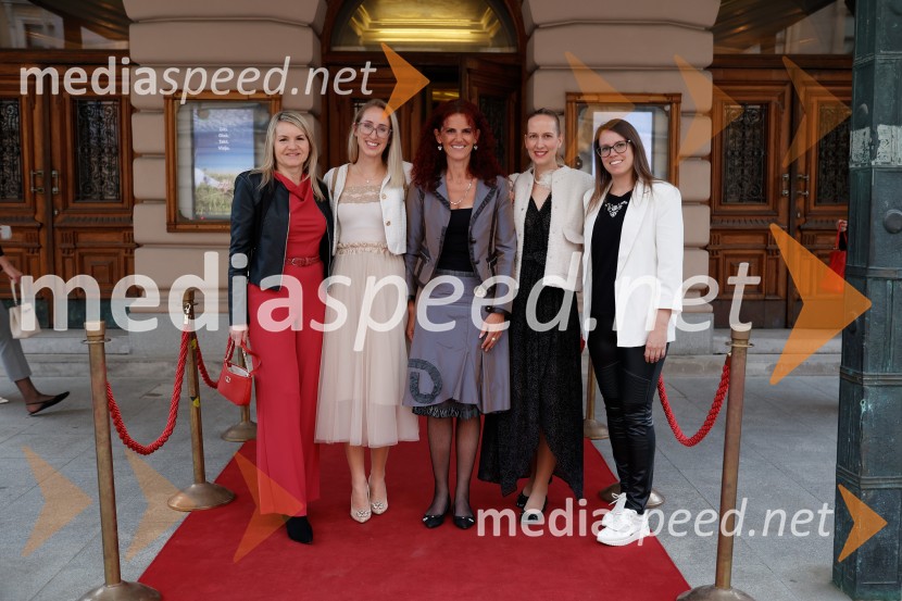 Alica v čudežni deželi, premiera