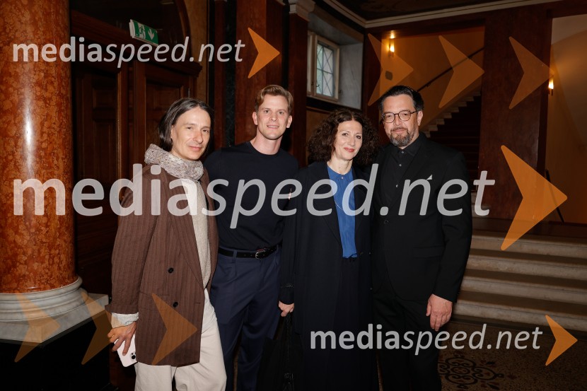 Alica v čudežni deželi, premiera