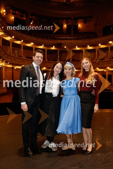 Alica v čudežni deželi, premiera