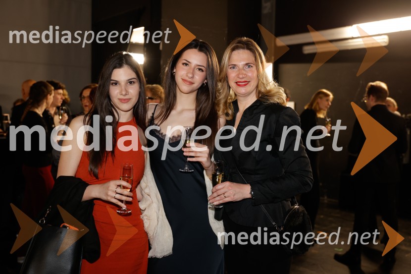 Alica v čudežni deželi, premiera