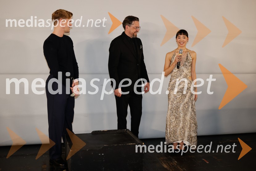 Alica v čudežni deželi, premiera