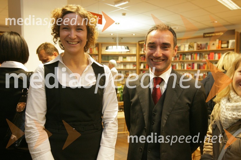 Polona Stepišnik, direktorica knjigotrštva Mladinske knjige Trgovine in Ivan Gračan, direktor maloprodaje Mladinske knjige TrgovineMladinska knjiga, odprtje Mestne knjigarne Maribor