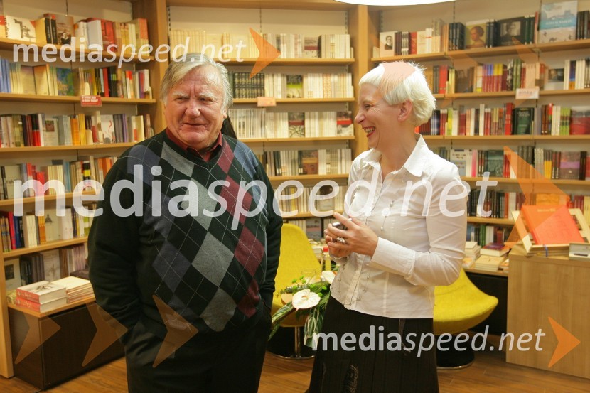 Tone Partljič, pisatelj in Metka Zver, marketing Mladinske knjige TrgovineMladinska knjiga, odprtje Mestne knjigarne Maribor