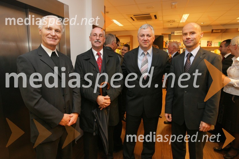 Mirko Krašovec, ekonom mariborske nadškofije, Srečko Pirtovšek, odgovorni urednik revij Založbe Kapital, Peter Tomšič, predsednik uprave Mladinske knjige Založbe in Andrej Bergant, predsednik uprave Mladinske knjige TrgovineMladinska knjiga, odprtje Mestne knjigarne Maribor
