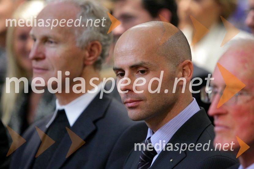 Mirko Krašovec, ekonom mariborske nadškofije, Andrej Bergant, predsednik uprave Mladinske knjige Trgovine in Milan Matos, predsednik nadzornega sveta Mladinske knjige Trgovine ter nekdanji direktor Mladinske knjige ZaložbeMladinska knjiga, odprtje Mestne knjigarne Maribor