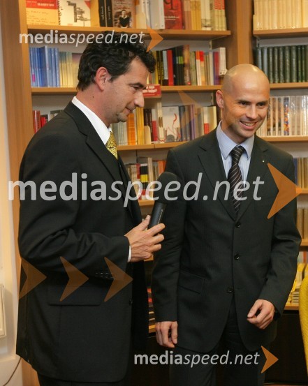 Rok Peče, podžupan Mestne občine Maribor in Andrej Bergant, predsednik uprave Mladinske knjige TrgovineMladinska knjiga, odprtje Mestne knjigarne Maribor