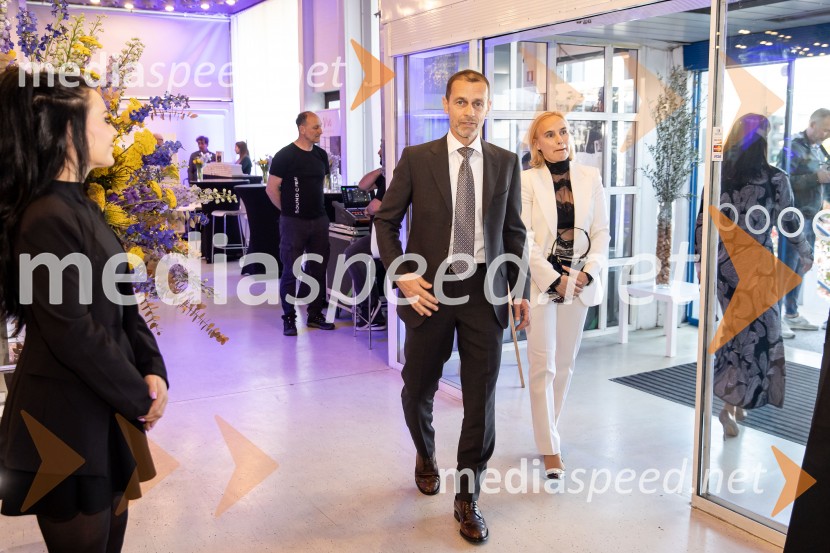 Predstavitev knjige Petra Čeferina Smeh na sodišču