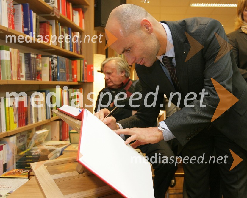 Andrej Bergant, predsednik uprave Mladinske knjige TrgovineMladinska knjiga, odprtje Mestne knjigarne Maribor