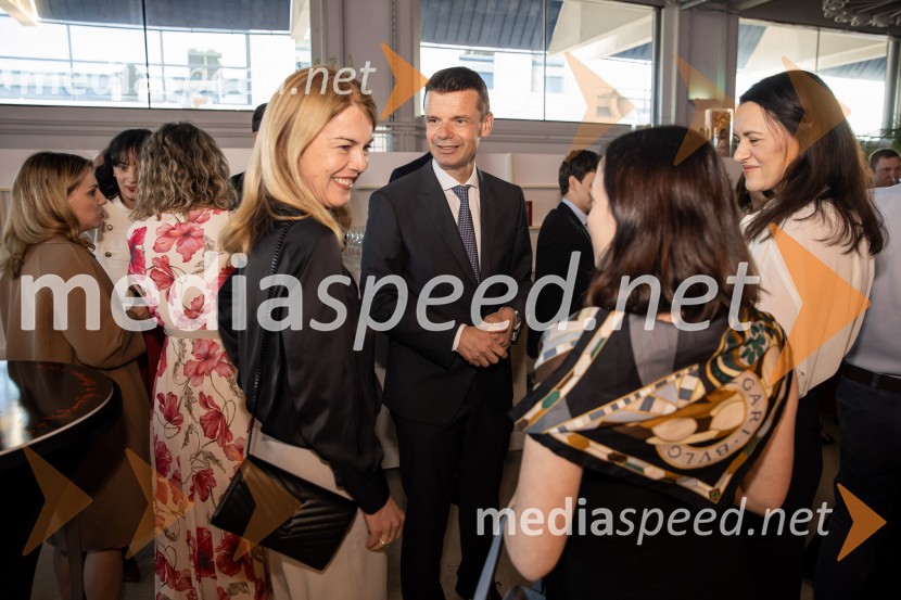 Predstavitev knjige Petra Čeferina Smeh na sodišču