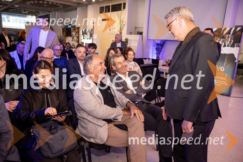 Predstavitev knjige Petra Čeferina Smeh na sodišču