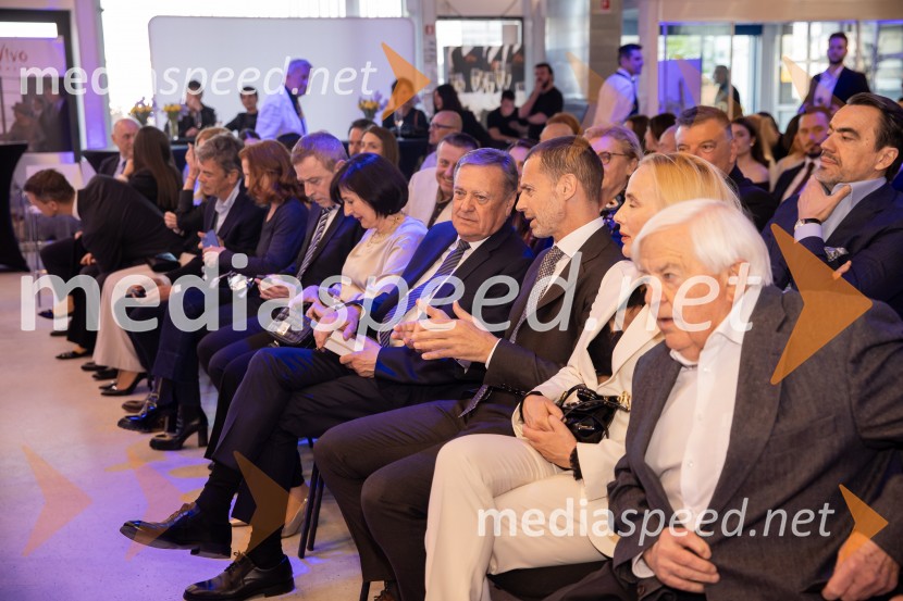 Predstavitev knjige Petra Čeferina Smeh na sodišču