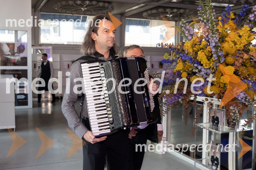 Predstavitev knjige Petra Čeferina Smeh na sodišču