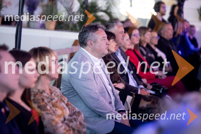 Predstavitev knjige Petra Čeferina Smeh na sodišču