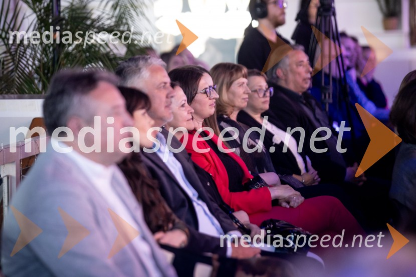 Predstavitev knjige Petra Čeferina Smeh na sodišču