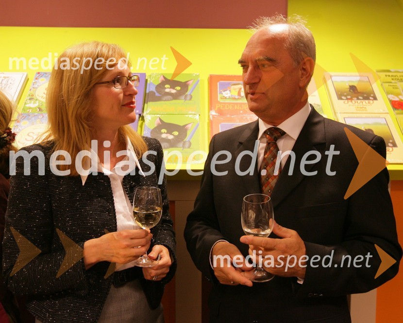 Laura Štraus, služba za odnose z javnostmi Mladinske knjige Založbe in Franc Ješovnik, Zvon dva holdingMladinska knjiga, odprtje Mestne knjigarne Maribor