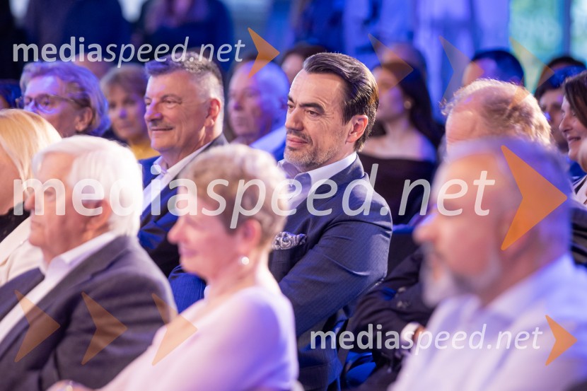 Predstavitev knjige Petra Čeferina Smeh na sodišču