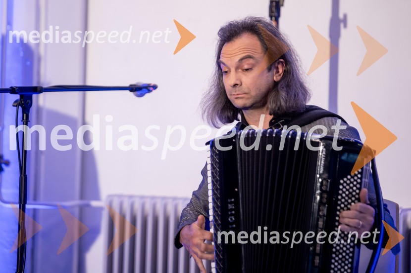 Predstavitev knjige Petra Čeferina Smeh na sodišču