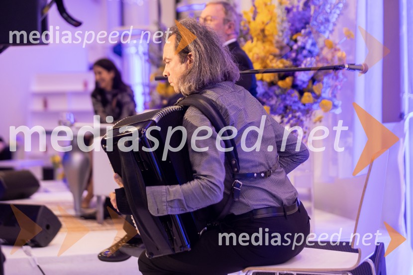 Predstavitev knjige Petra Čeferina Smeh na sodišču