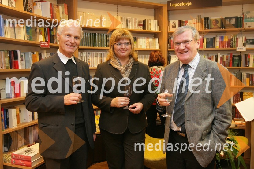 Mirko Krašovec, ekonom mariborske nadškofije, Iva Premerl, članica uprave Mladinske knjige Trgovine in Andrej Cunder, član uprave Mladinske knjige ZaložbeMladinska knjiga, odprtje Mestne knjigarne Maribor