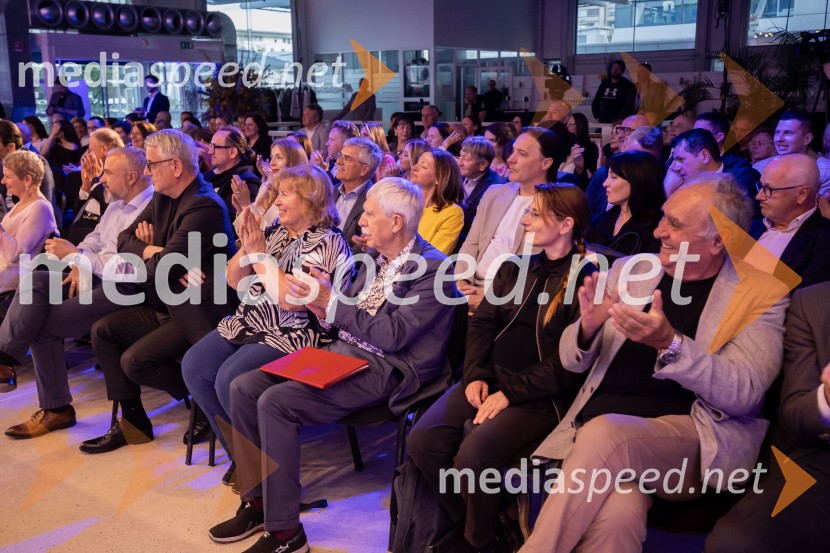 Predstavitev knjige Petra Čeferina Smeh na sodišču