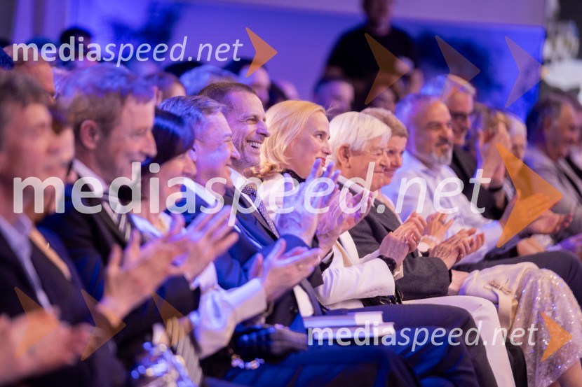 Predstavitev knjige Petra Čeferina Smeh na sodišču