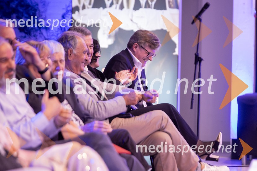 Predstavitev knjige Petra Čeferina Smeh na sodišču