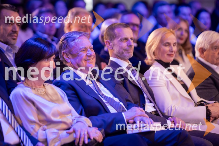 Predstavitev knjige Petra Čeferina Smeh na sodišču