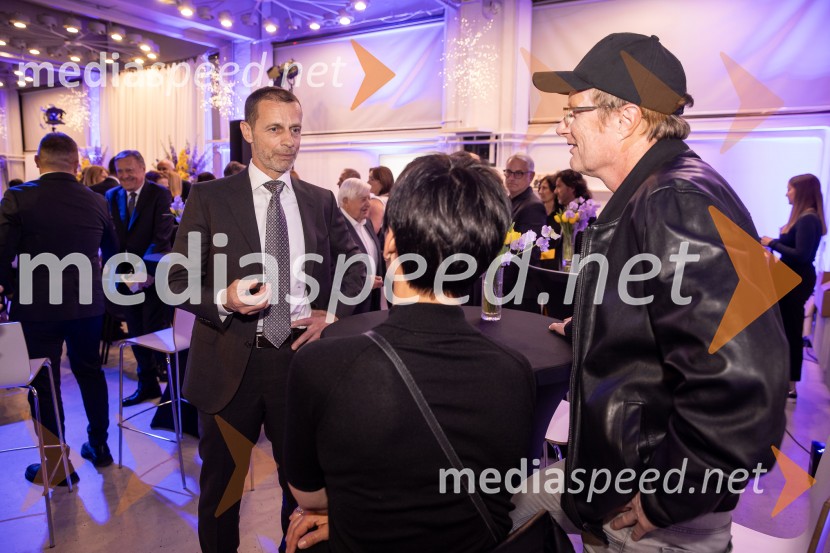 Predstavitev knjige Petra Čeferina Smeh na sodišču