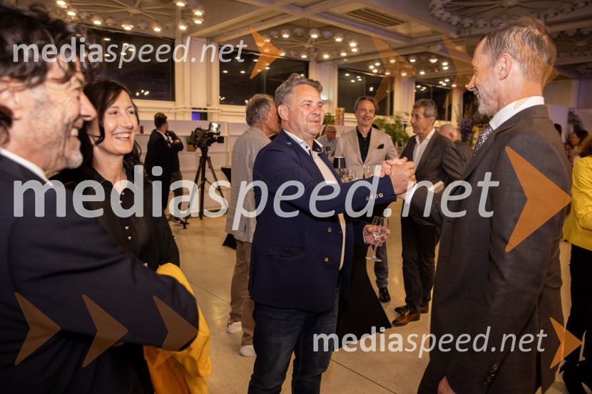 Predstavitev knjige Petra Čeferina Smeh na sodišču