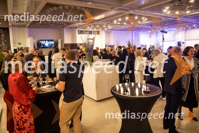 Predstavitev knjige Petra Čeferina Smeh na sodišču