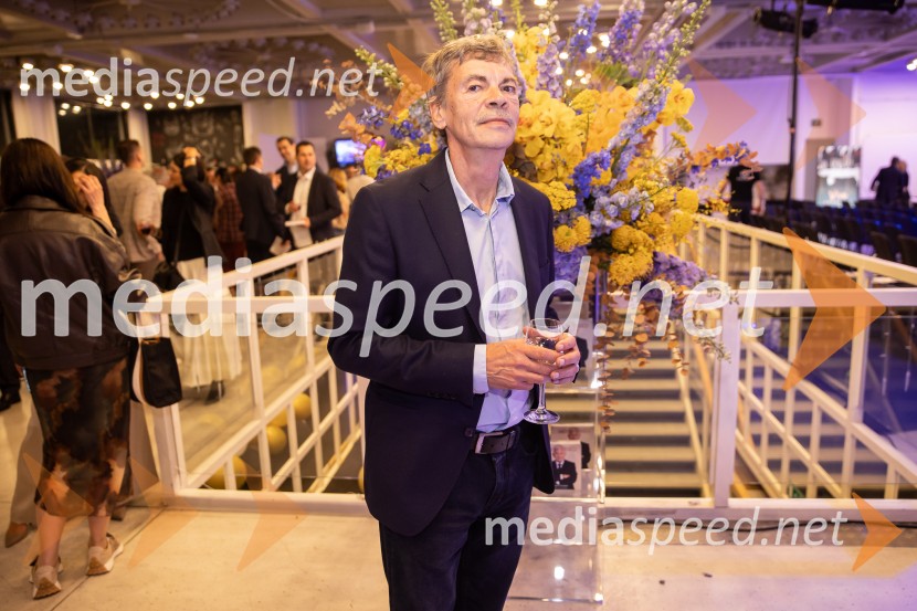 Predstavitev knjige Petra Čeferina Smeh na sodišču