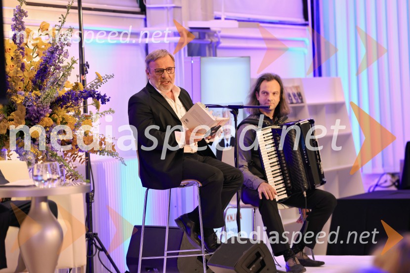  Bojan Emeršič, igralec;  Marko Hatlak, harmonikarSmeh na sodišču, predstavitev knjige Petra Čeferina