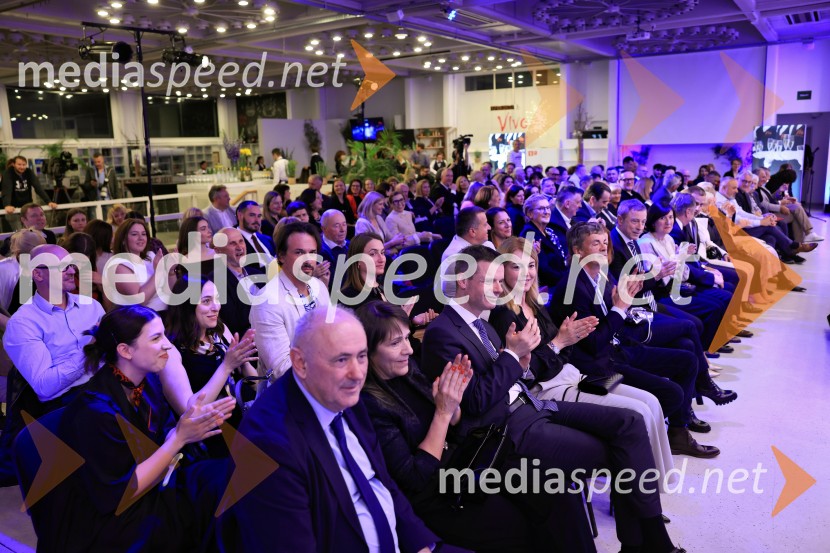 Smeh na sodišču, predstavitev knjige Petra Čeferina