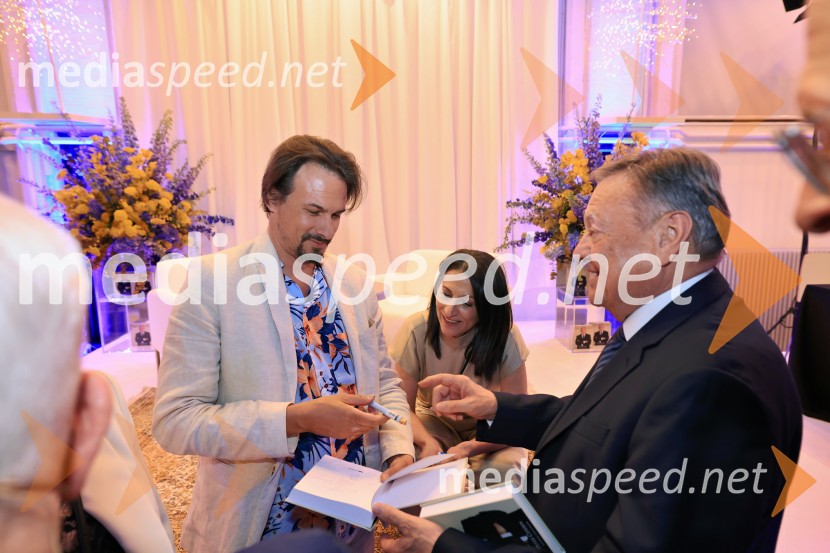  ... ;  Betka Šuhel Mikolič,  strateško komuniciranje, P&S svetovanje;  Zoran Janković, župan, Mestna občina LjubljanaSmeh na sodišču, predstavitev knjige Petra Čeferina