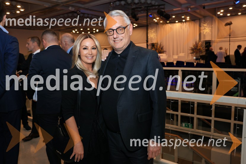  Saša Lendero, pevka, voditeljica;  Matjaž Han, minister za gospodarstvo, turizem in športSmeh na sodišču, predstavitev knjige Petra Čeferina