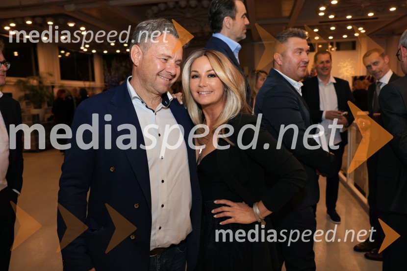  ... ;  Saša Lendero, pevka, voditeljicaSmeh na sodišču, predstavitev knjige Petra Čeferina