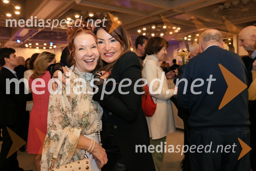  Irena Jalšovec Kogoj - Regina, pevka;  ... Smeh na sodišču, predstavitev knjige Petra Čeferina