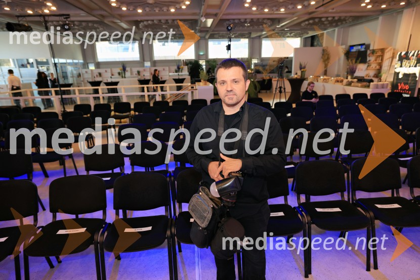  Sandi Fišer, fotograf, MediaspeedSmeh na sodišču, predstavitev knjige Petra Čeferina