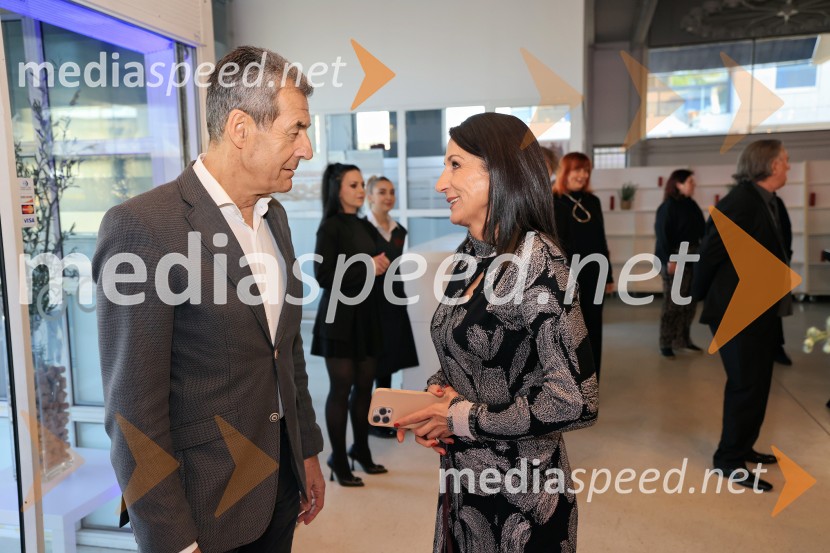  Milan Martin Cvikl, ekonomist;  Betka Šuhel Mikolič,  strateško komuniciranje, P&S svetovanjeSmeh na sodišču, predstavitev knjige Petra Čeferina