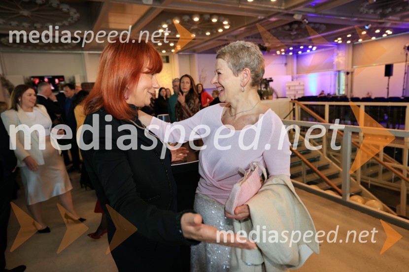  Jerneja  Kamnikar, ustanoviteljica in direktorica Vivo Catering;  Rija ČičSmeh na sodišču, predstavitev knjige Petra Čeferina