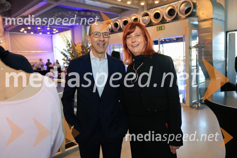  ... ;  Jerneja  Kamnikar, ustanoviteljica in direktorica Vivo CateringSmeh na sodišču, predstavitev knjige Petra Čeferina