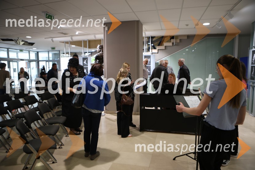 Dialog telesa, odprtje fotografske razstave, Miha Kacafura