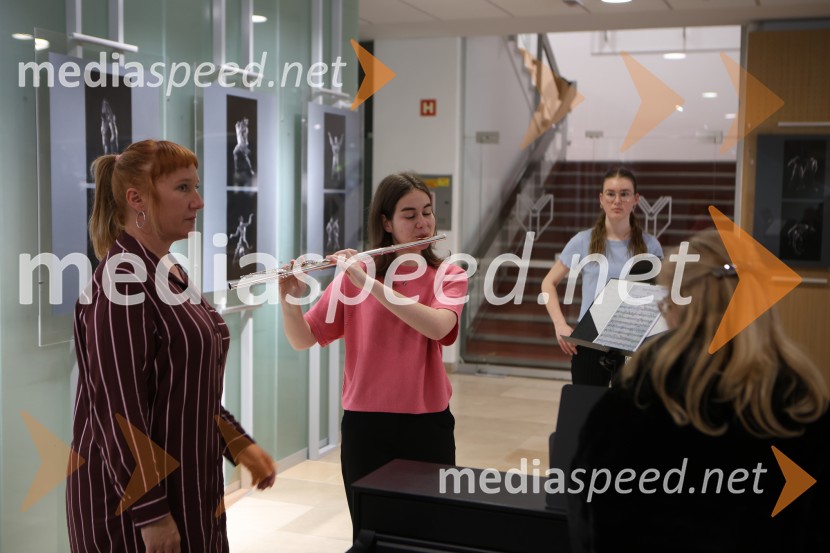 Dialog telesa, odprtje fotografske razstave, Miha Kacafura