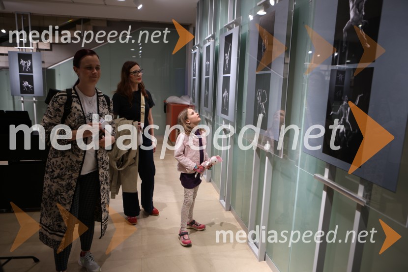 Dialog telesa, odprtje fotografske razstave, Miha Kacafura