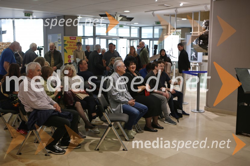 Dialog telesa, odprtje fotografske razstave, Miha Kacafura